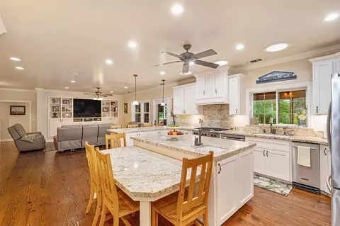 Kitchen - 3557 Val Verde Rd, Loomis, CA 95650 photo 6 of 6