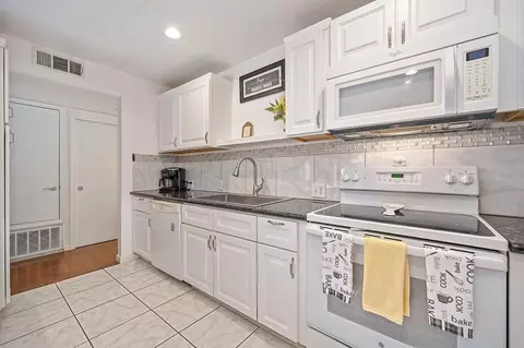 Kitchen - 4740 Whitney Ave, Carmichael, CA 95608 photo 3 of 7