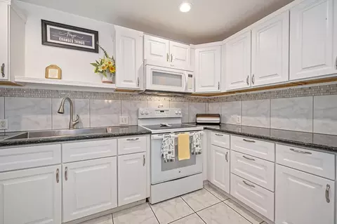 Kitchen - 4740 Whitney Ave, Carmichael, CA 95608 photo 4 of 7