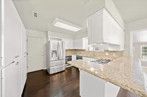 Kitchen - 2441 Maple St, Sutter, CA 95982 photo 3 of 4