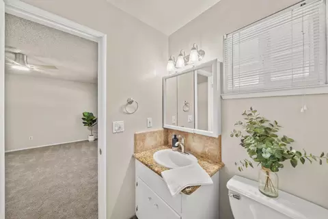 Bath - 2441 Maple St, Sutter, CA 95982 photo 4 of 4