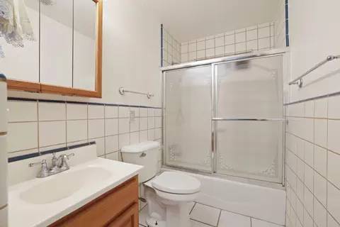 Bath - 16419 Bizzibe St, Lathrop, CA 95330 photo 1 of 3