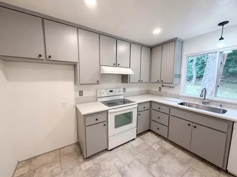 Kitchen - 862 Grice Ln, Placerville, CA 95667 photo 2 of 3