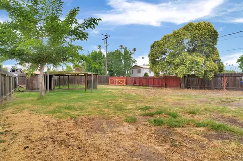 Exterior - 1000 Trinity Ave, Chowchilla, CA 93610 photo 2 of 6