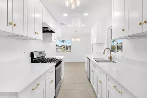 Kitchen - 1000 Trinity Ave, Chowchilla, CA 93610 photo 4 of 5