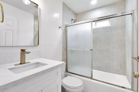 Bath - 1000 Trinity Ave, Chowchilla, CA 93610 photo 1 of 1