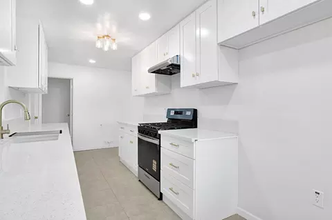 Kitchen - 1000 Trinity Ave, Chowchilla, CA 93610 photo 3 of 5