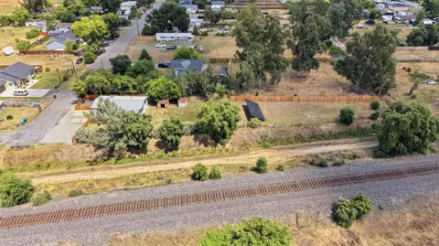 View/Area - 1524 2nd Ave, Olivehurst, CA 95961 photo 2 of 9