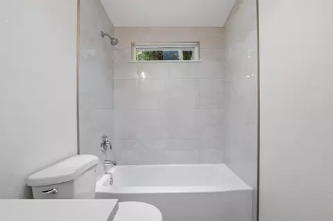 Bath - 1524 2nd Ave, Olivehurst, CA 95961 photo 6 of 6