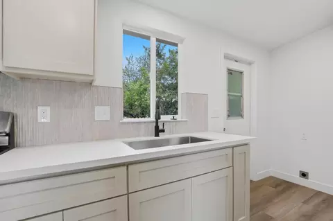 Kitchen - 1524 2nd Ave, Olivehurst, CA 95961 photo 2 of 4