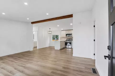 Living - 1524 2nd Ave, Olivehurst, CA 95961 photo 1 of 5