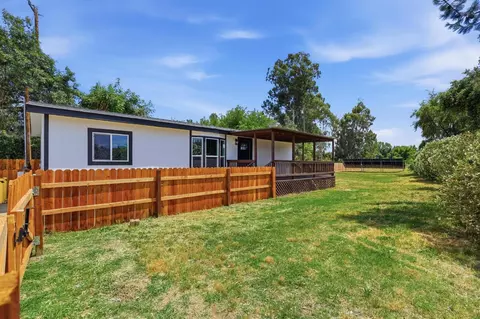 1524 2nd Ave, Olivehurst, CA 95961