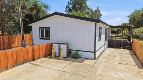 Exterior - 1524 2nd Ave, Olivehurst, CA 95961 photo 2 of 8