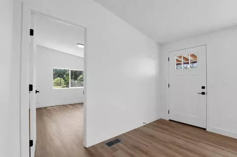 Entry Way - 1524 2nd Ave, Olivehurst, CA 95961 photo 2 of 4