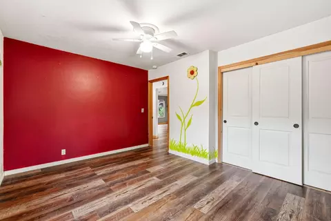 Bedroom - 9340 Mosquito Rd, Placerville, CA 95667 photo 6 of 8