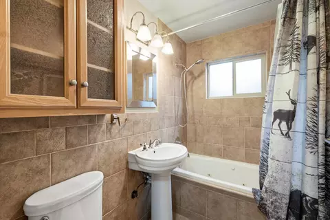 Bath - 9340 Mosquito Rd, Placerville, CA 95667 photo 6 of 6