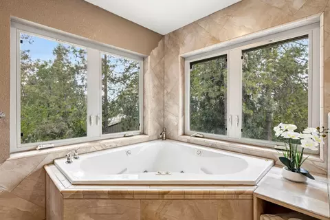 Bath - 9340 Mosquito Rd, Placerville, CA 95667 photo 2 of 6