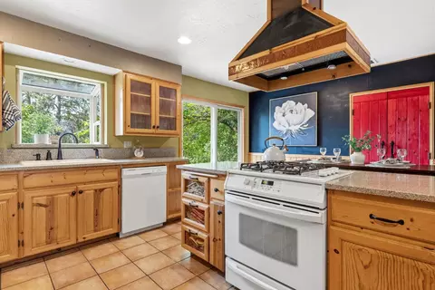 Kitchen - 9340 Mosquito Rd, Placerville, CA 95667 photo 9 of 12