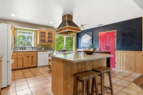 Kitchen - 9340 Mosquito Rd, Placerville, CA 95667 photo 8 of 12
