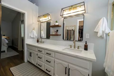 Bath - 428 Douma Way, Ripon, CA 95366 photo 4 of 6