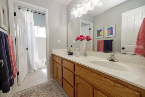 Bath - 428 Douma Way, Ripon, CA 95366 photo 5 of 6