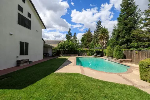 Exterior - 428 Douma Way, Ripon, CA 95366 photo 10 of 14
