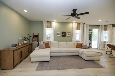 Living - 428 Douma Way, Ripon, CA 95366 photo 1 of 1