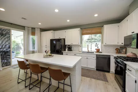 Kitchen - 428 Douma Way, Ripon, CA 95366 photo 1 of 5