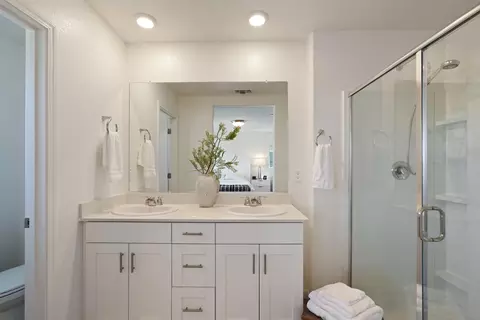 Bath - 437 Rainbow Falls Ln, Manteca, CA 95337 photo 1 of 2