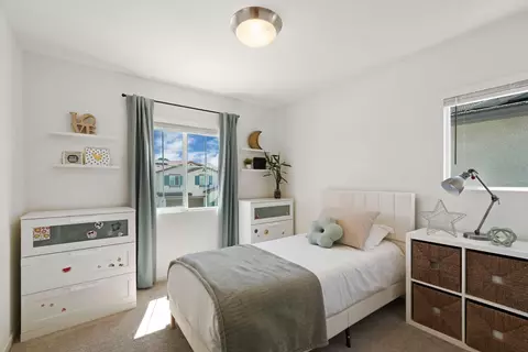 Bedroom - 437 Rainbow Falls Ln, Manteca, CA 95337 photo 4 of 5