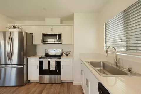 Kitchen - 437 Rainbow Falls Ln, Manteca, CA 95337 photo 1 of 2
