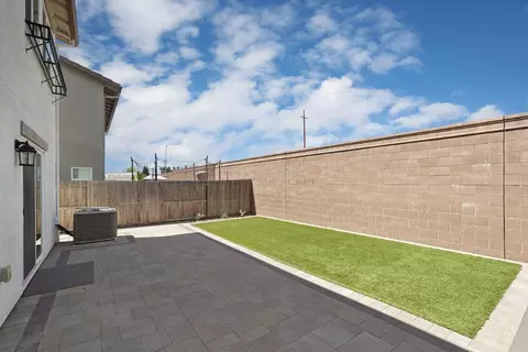 Exterior - 437 Rainbow Falls Ln, Manteca, CA 95337 photo 5 of 5