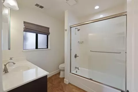 Bath - 30112 Hall Rd, Escalon, CA 95320 photo 3 of 3