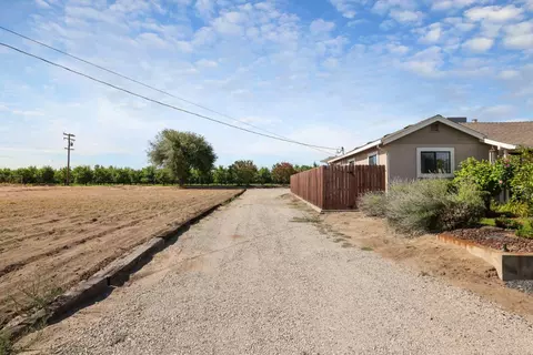 Exterior - 30112 Hall Rd, Escalon, CA 95320 photo 12 of 16