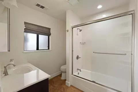 Bath - 30112 Hall Rd, Escalon, CA 95320 photo 1 of 3
