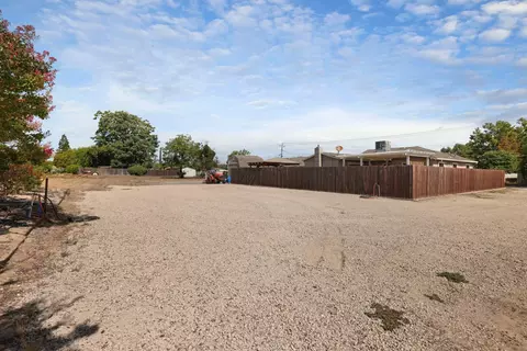 Exterior - 30112 Hall Rd, Escalon, CA 95320 photo 13 of 16