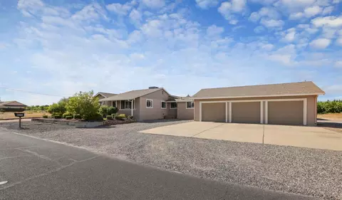 Exterior - 30112 Hall Rd, Escalon, CA 95320 photo 3 of 16