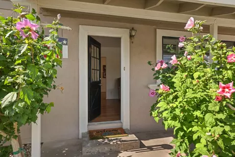 Entry Way - 30112 Hall Rd, Escalon, CA 95320 photo 1 of 4