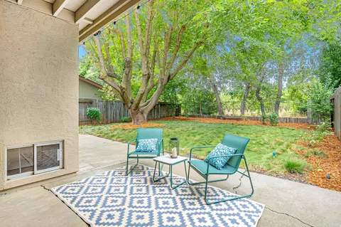Exterior - 1131 Halifax Ave, Davis, CA 95616 photo 2 of 12