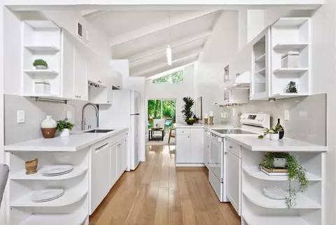 Kitchen - 1131 Halifax Ave, Davis, CA 95616 photo 3 of 3