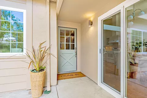 Entry Way - 1131 Halifax Ave, Davis, CA 95616 photo 1 of 4