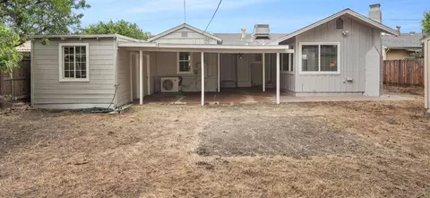 Exterior - 216 E Carlton Way, Tracy, CA 95376 photo 6 of 9