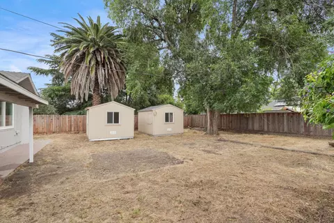 Exterior - 216 E Carlton Way, Tracy, CA 95376 photo 7 of 9