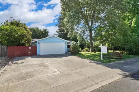 Exterior - 174 Hemlock Dr, Lodi, CA 95240 photo 2 of 7