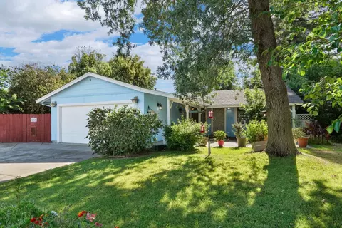 174 Hemlock Dr, Lodi, CA 95240