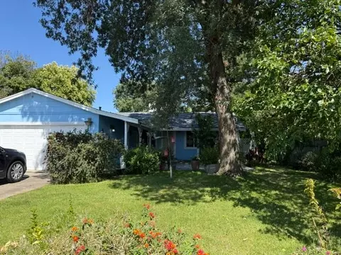 174 Hemlock Dr, Lodi, CA 95242