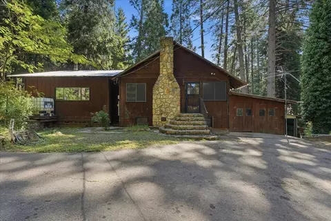 5686 Pony Express Trl, Pollock Pines, CA 95726