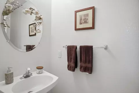 Bath - 1838 N Rail St, Manteca, CA 95337 photo 1 of 5