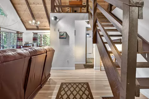 Entry Way - 1367 Kickapoo Ct, Arnold, CA 95223 photo 2 of 3