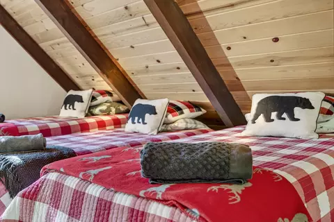 Bedroom - 1367 Kickapoo Ct, Arnold, CA 95223 photo 6 of 6